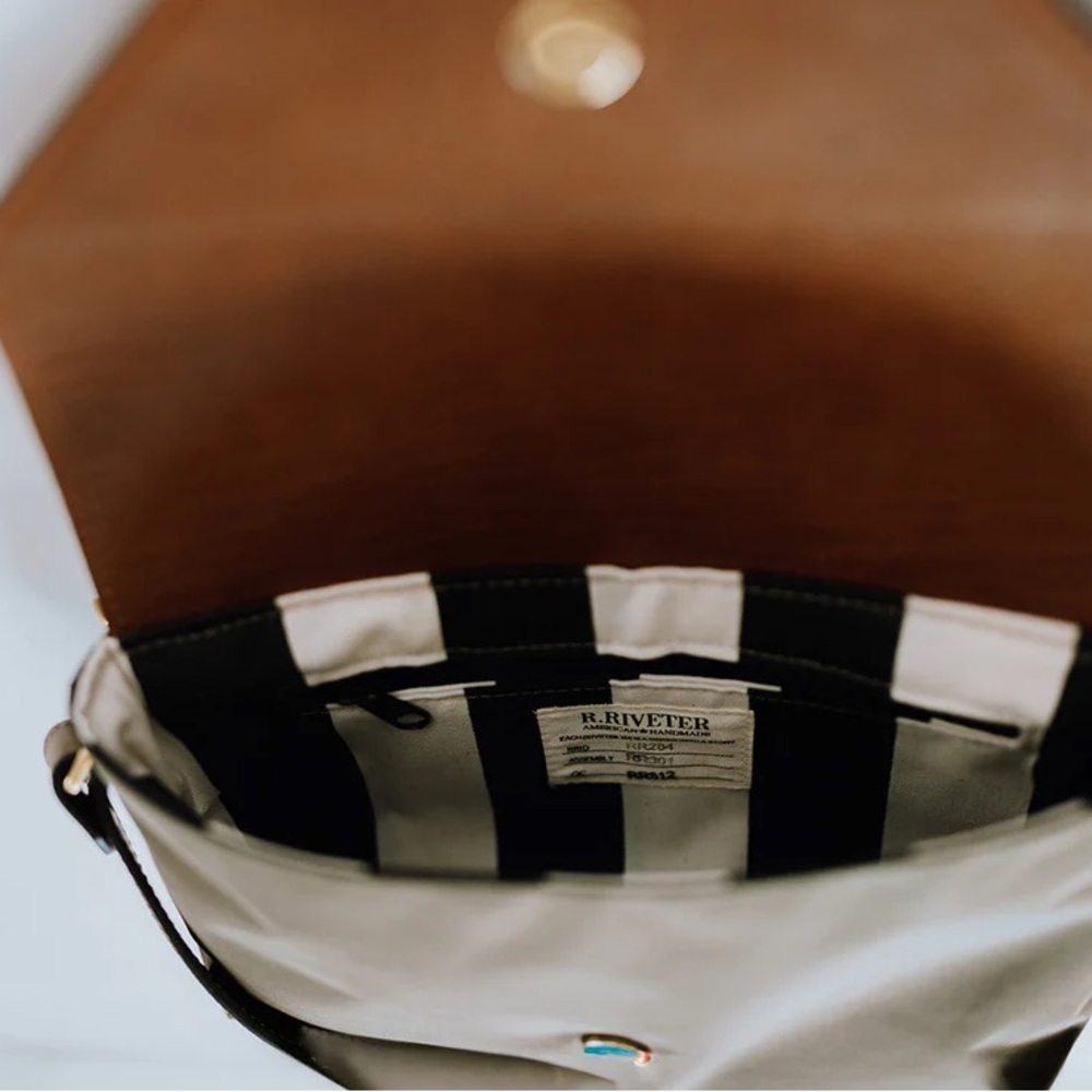 R. Riveter Green Patton Nylon Crossbody Bag - Picture 3 of 14